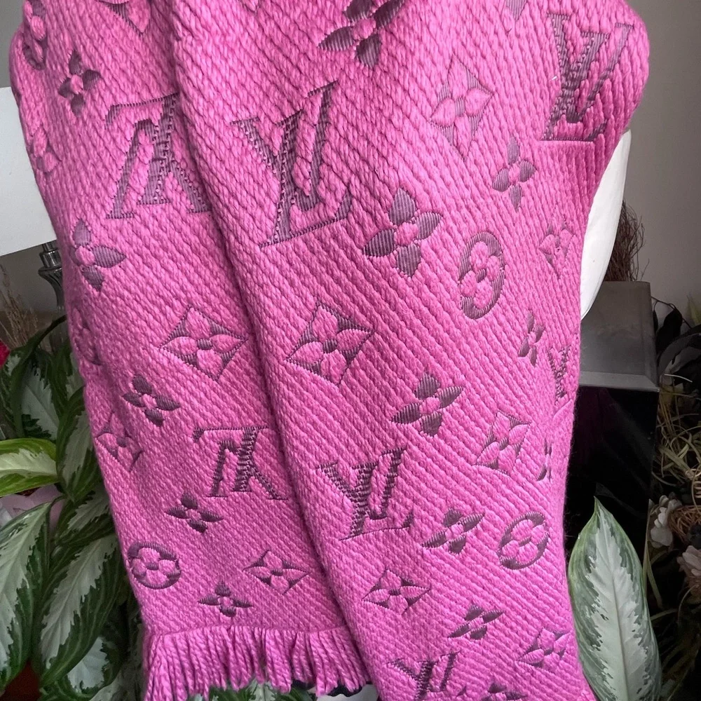 Louis Vuitton Echarpe Stole Scarf/Muffler. - Picture 2 of 11